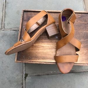 BROWN SANDALS